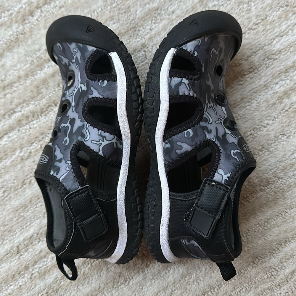KEEN Stingray Water Shoes for Kids Black Camo Size 12 - Picture 7 of 16
